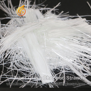 Brins coupés par fibre de verre de propriété de traitement de résistance mécanique élevée pour le tapis d'aiguille